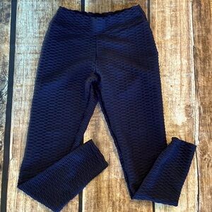 Seasum high waisted Navy Medium yoga pants with tummy control.